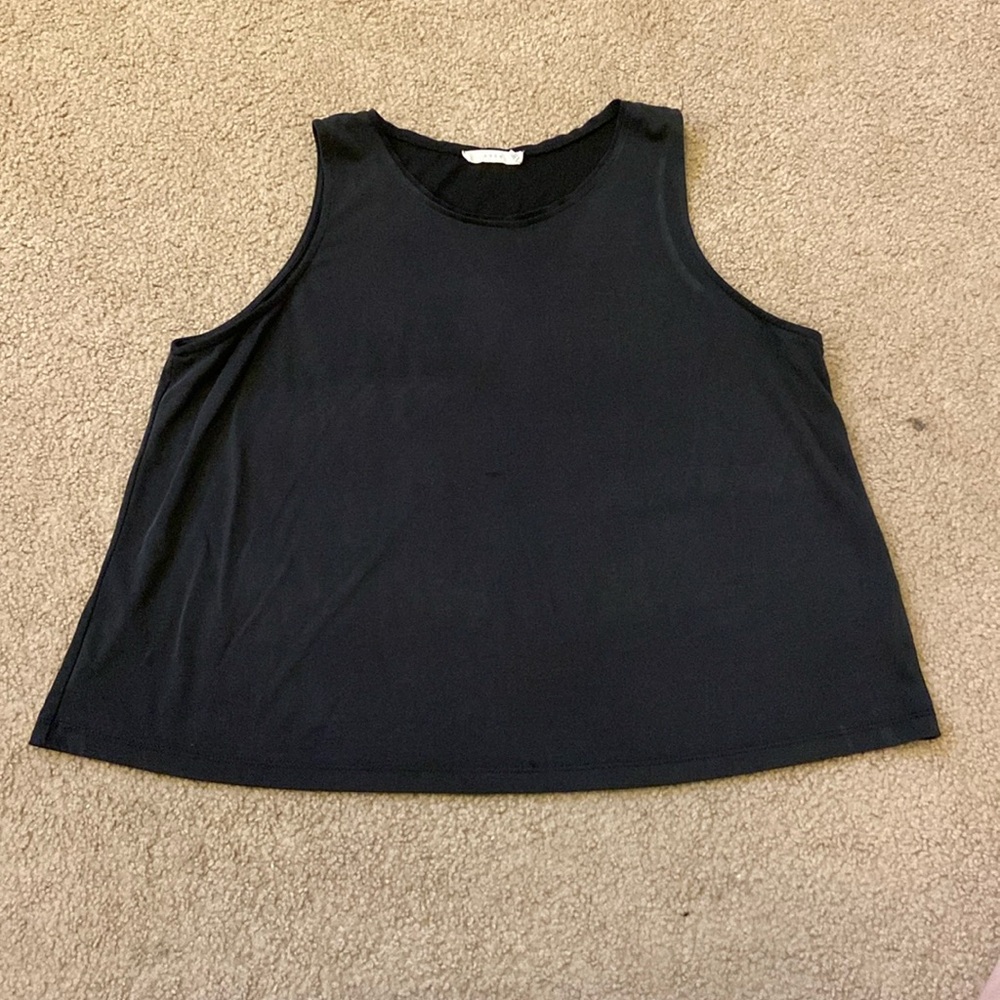 Black tank top
Size: L